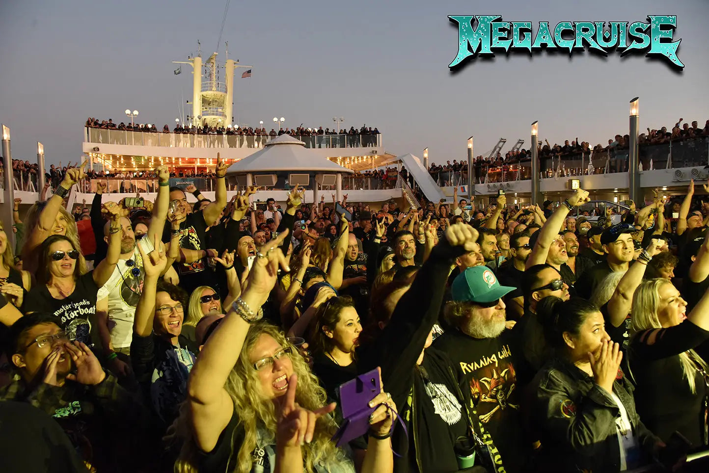 MEGACRUISE Drops Anchor in Mexico (Video)